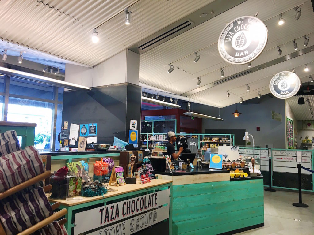 Taza chocolate public market